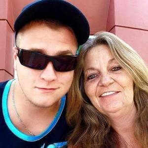 Meet your Posher, Coty